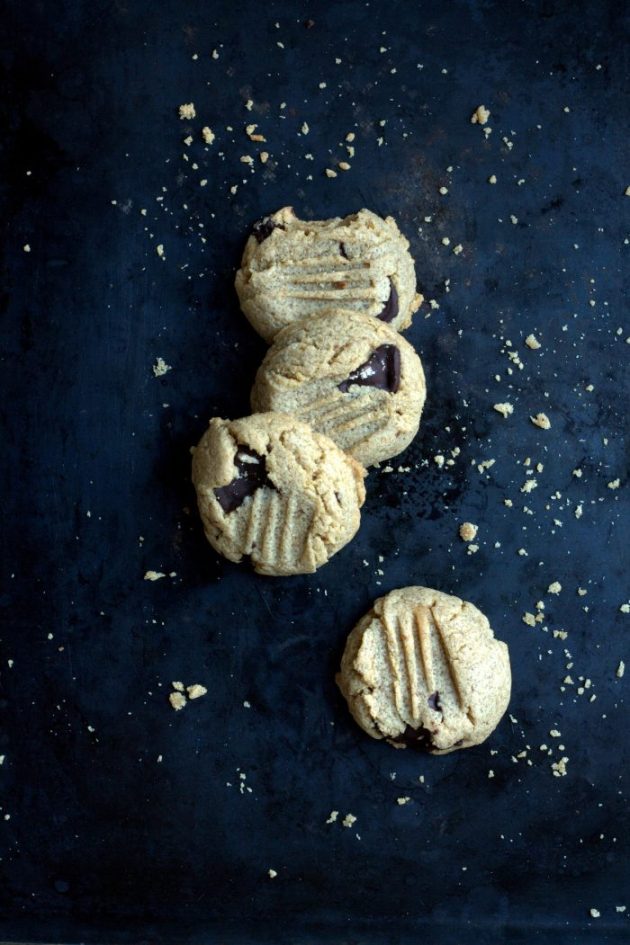 Cookies au beurre de cacahuètes et aux pépites de chocolat noir