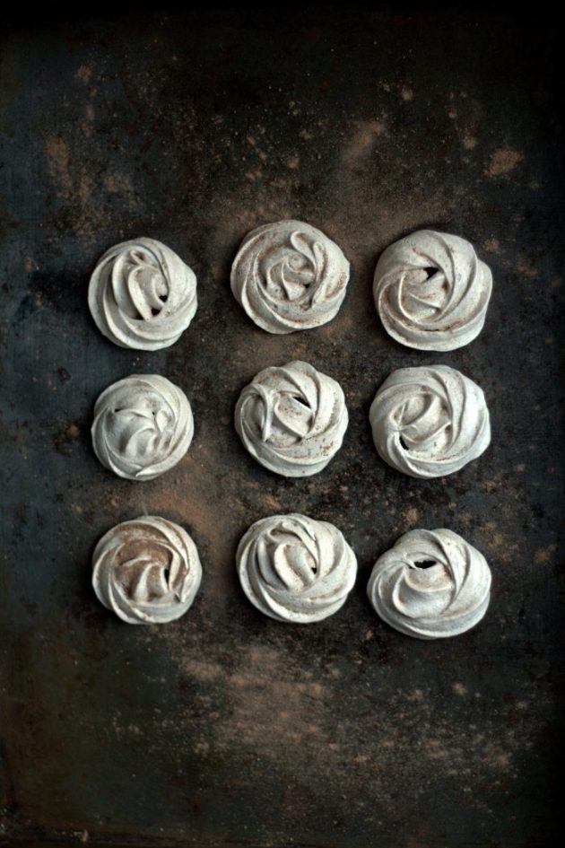 Meringues au Cacao et à la Cannelle