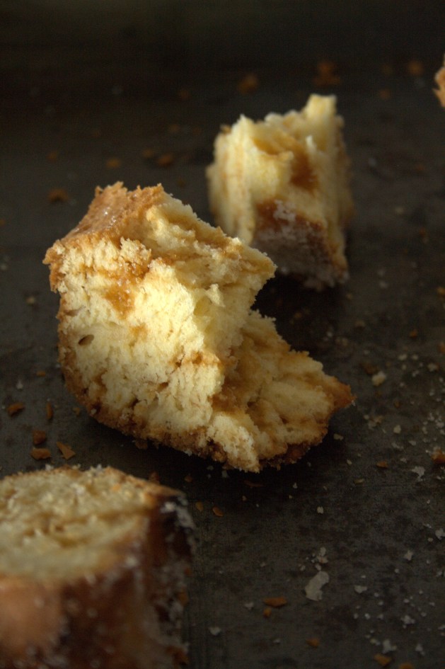 Gâteau à la fleur d'oranger et au caramel au beurre salé (2)